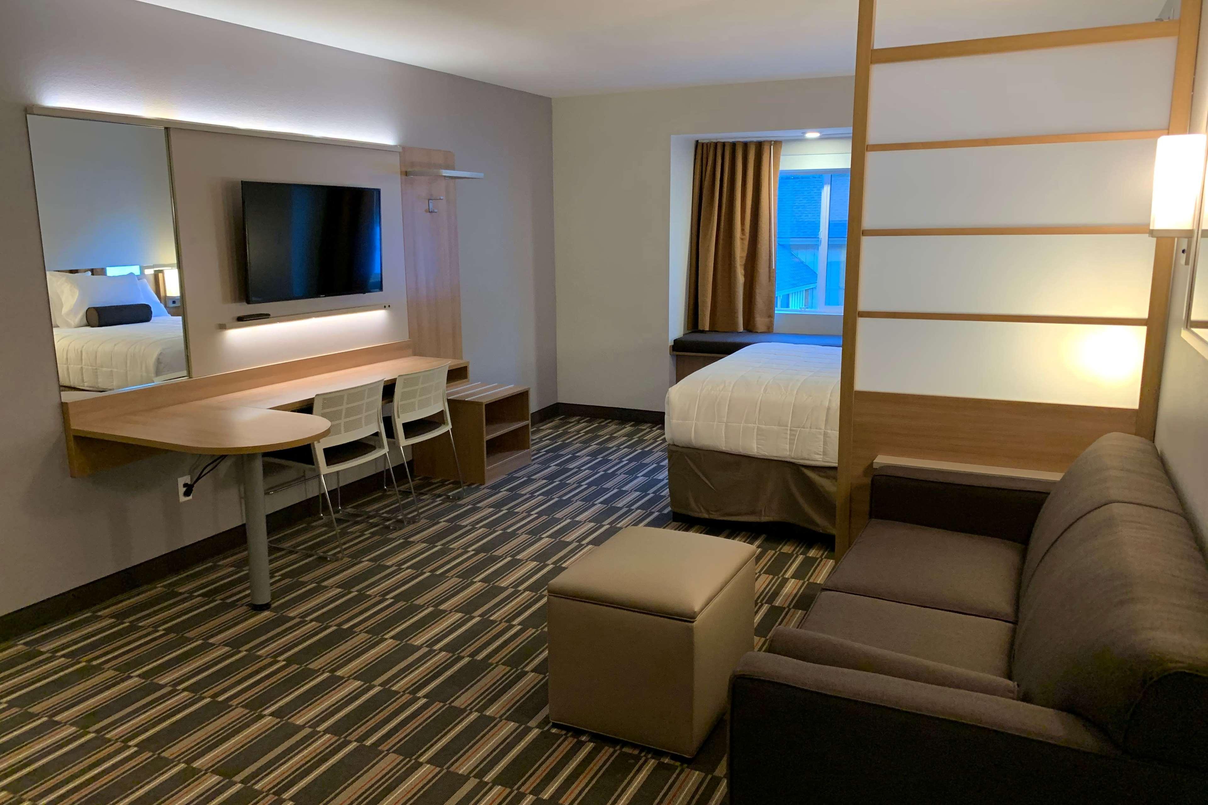 Microtel Inn & Suites By Wyndham Georgetown Lake Exterior photo