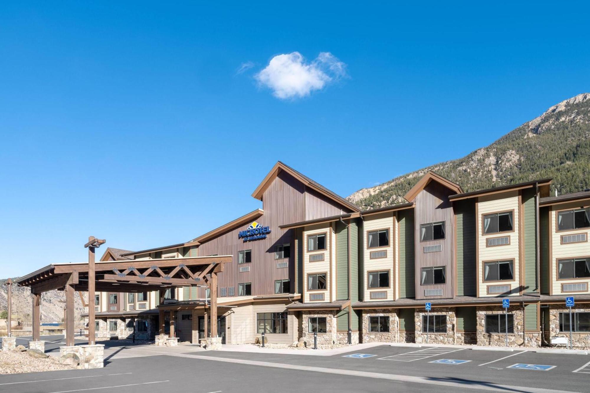 Microtel Inn & Suites By Wyndham Georgetown Lake Exterior photo